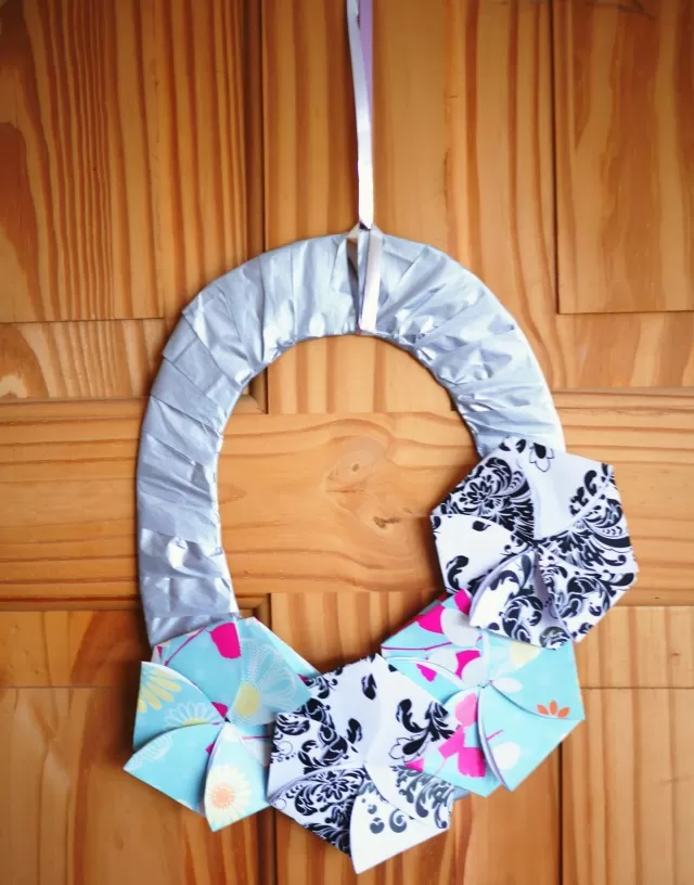make an origami flower wreath - bubbablueandme