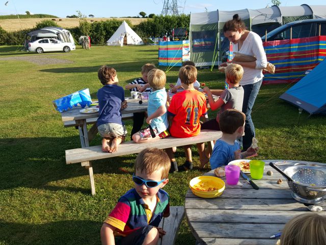 dinner time at the zoo (campsite)