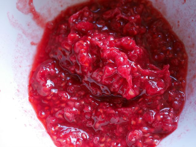 mashed raspberries for trifle