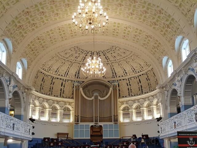 dome and organ in Oxford Town Hall