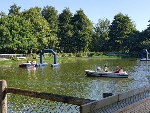 boating-lake-at-tamba-park