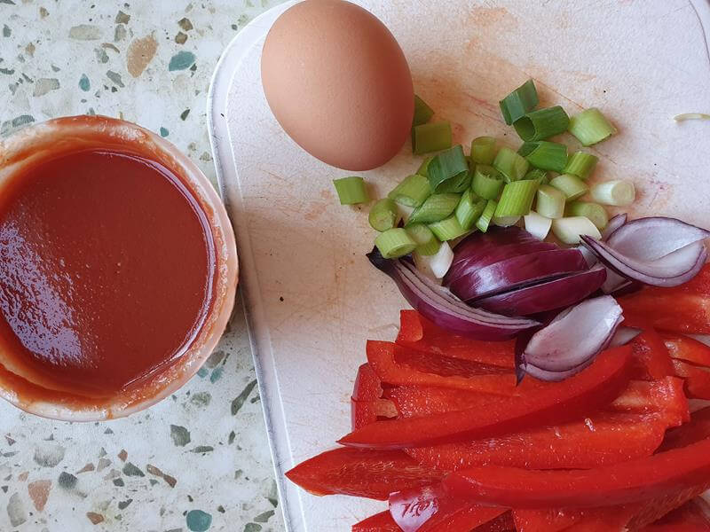 easy ingredients spring onion, onion, red pepper, egg tomato sauce