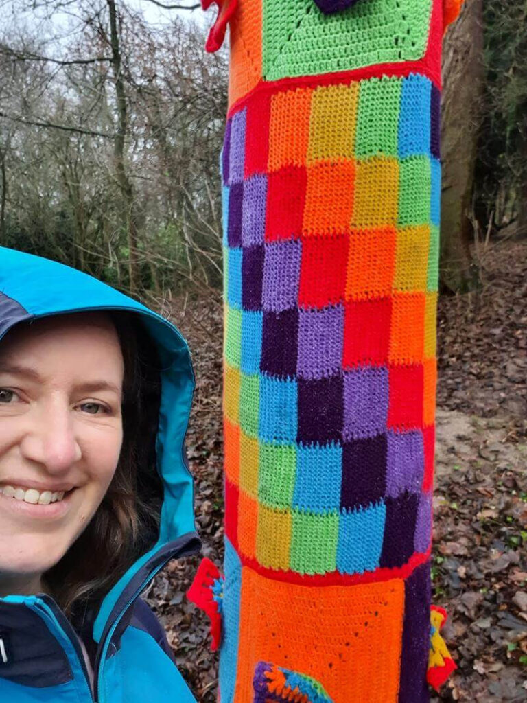 selfie with ranbow yarnbombing design