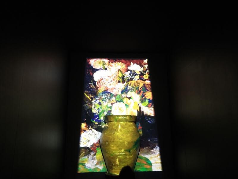 virtual Van Gogh vase