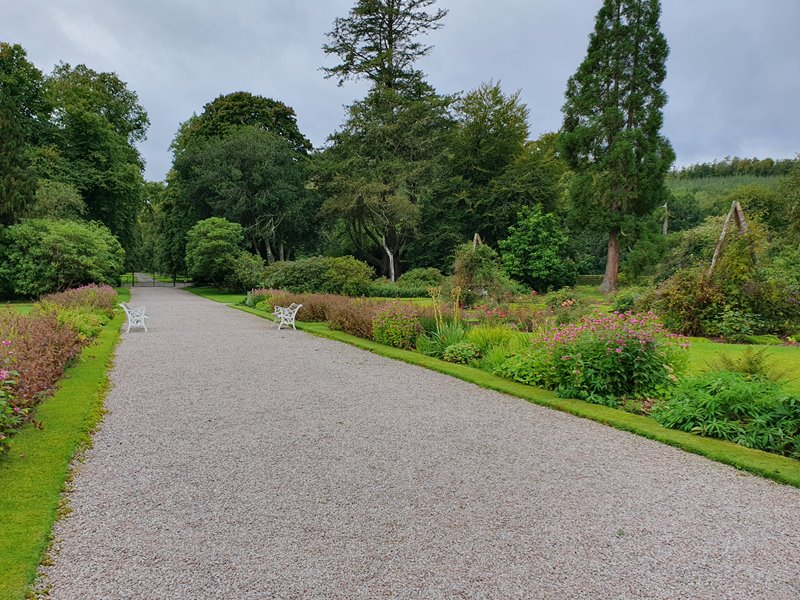 manicured gardens at inveraray