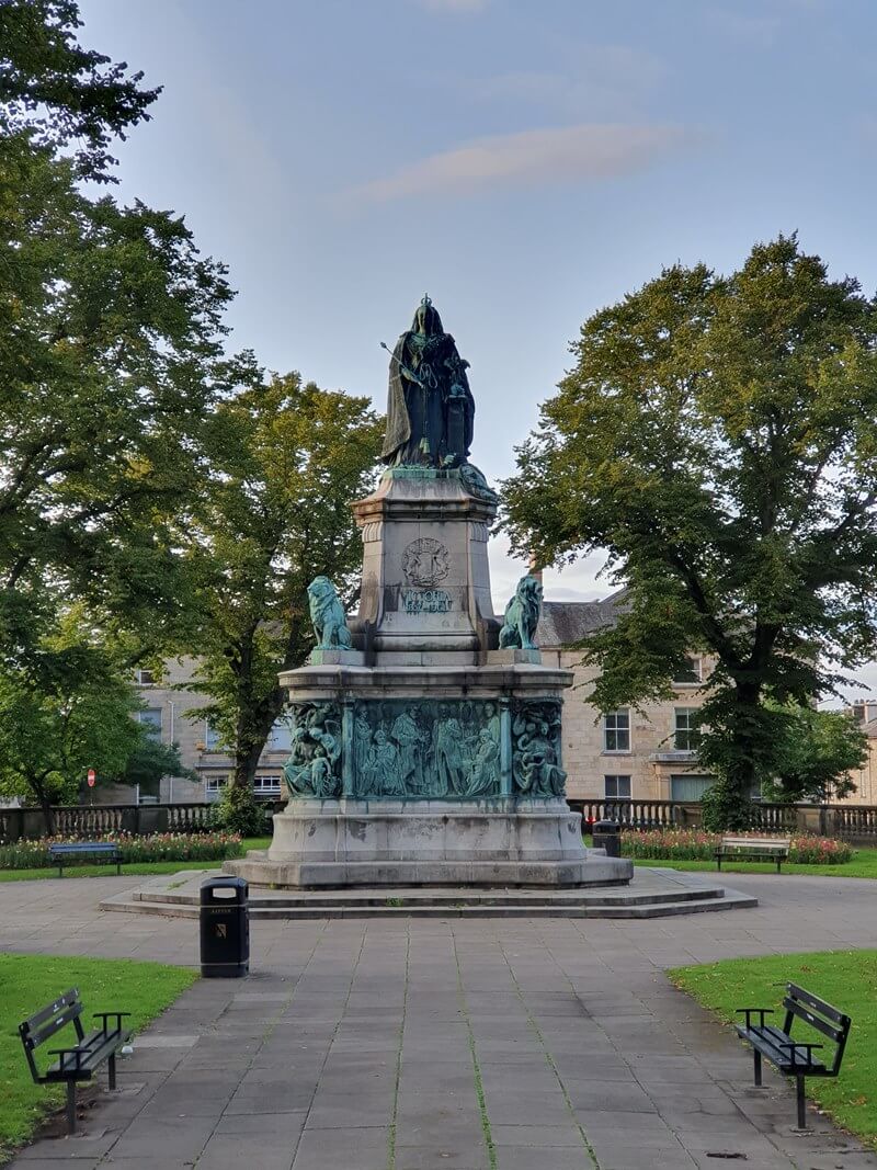 queen victoria statue in Dalton Square Lancaster