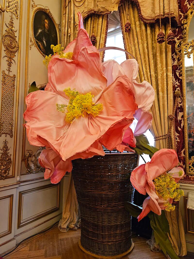 giant pink flower display in lulu guinness blenheim palace display
