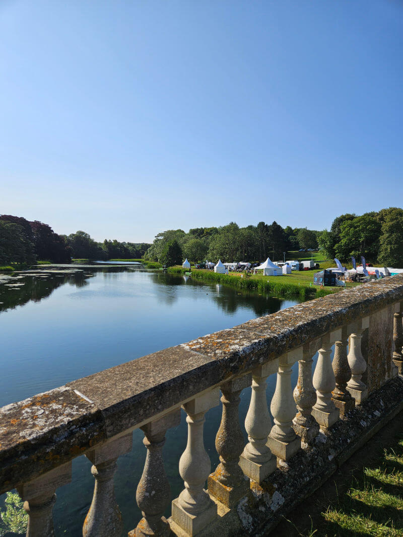 blenheim palace river scene over the bridge