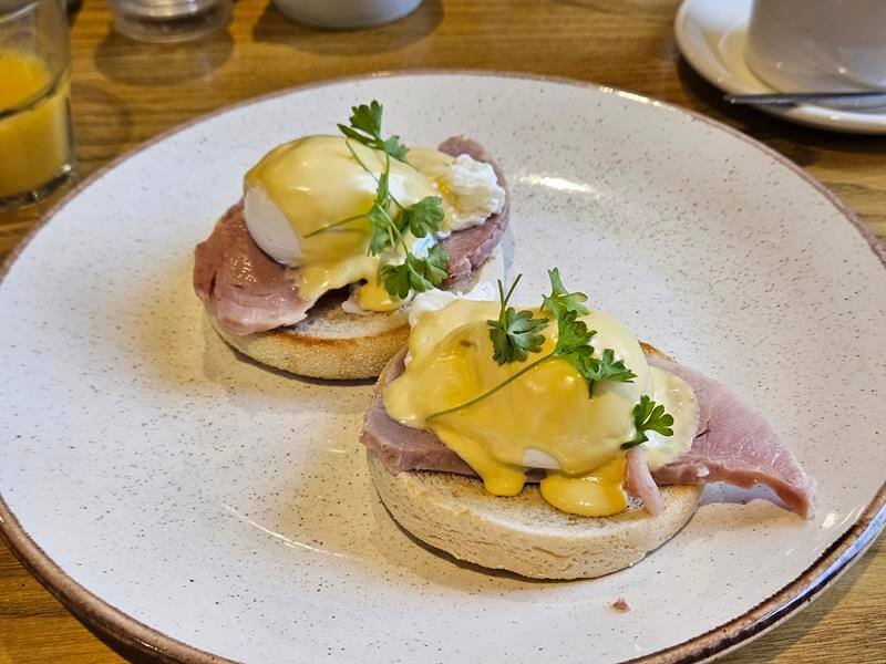 eggs benedict breakfast