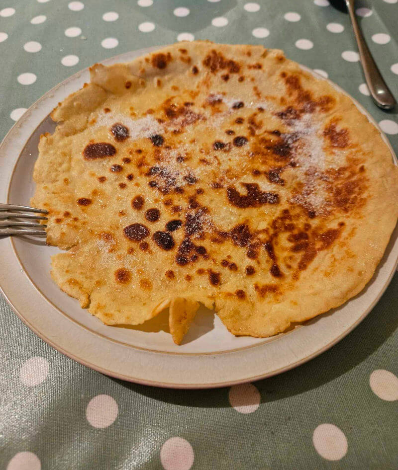 pancake with lemon and sugar