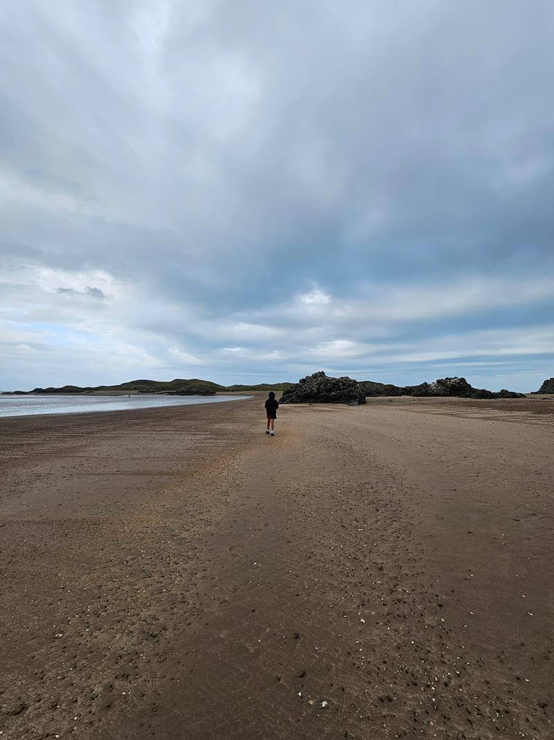 walking newborough beach