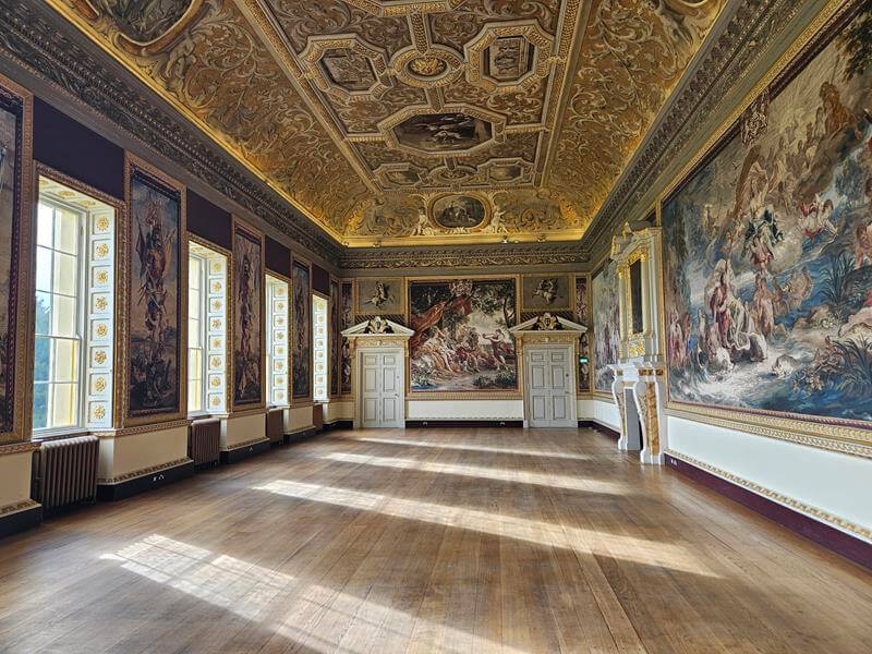 the dining hall at stowe house