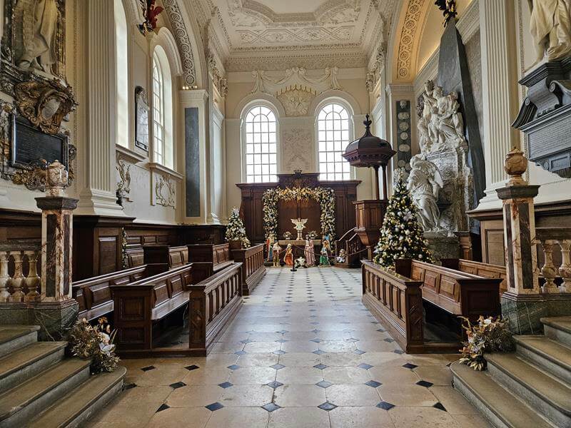 Blenheim Palace chapel at Christmas