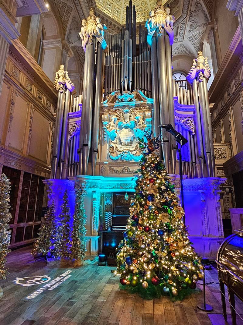 Blenheim organ and beautiful Christmas display