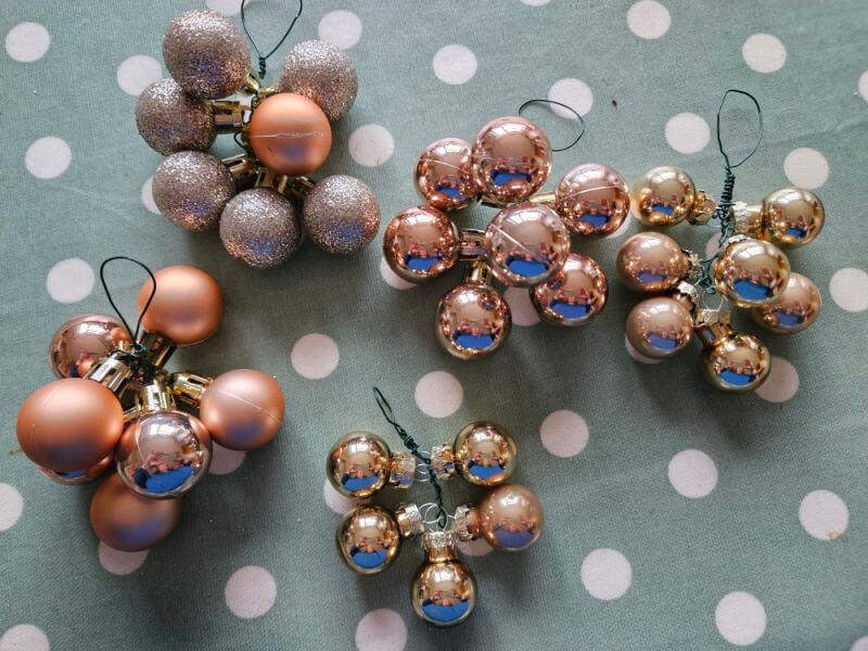 bauble cluster decorations in gold hues