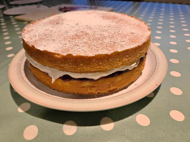 victoria sponge cake