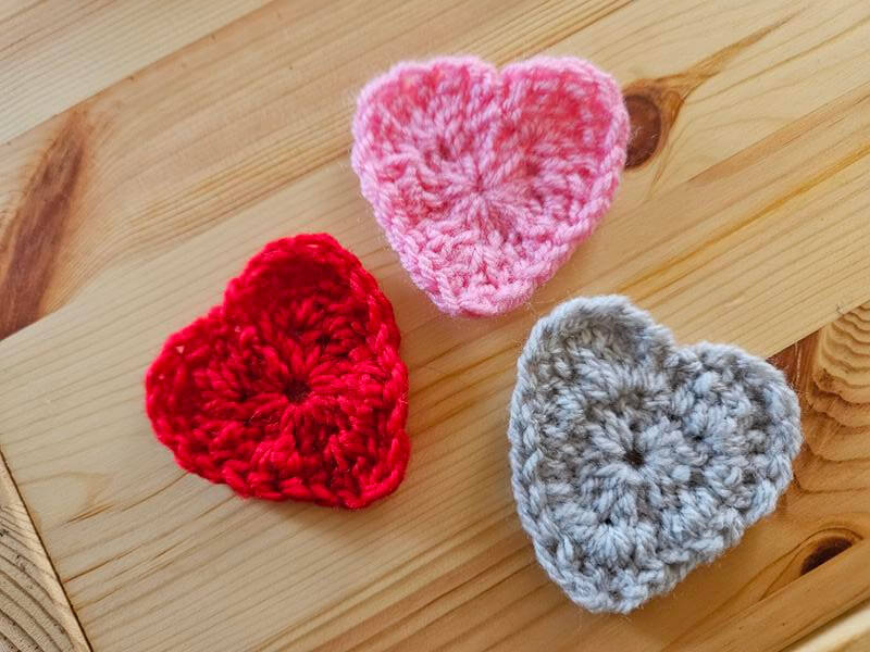 3 simple crochet hearts complete