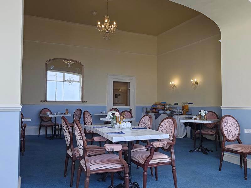 restaurant for breakfast at queens hotel penzance