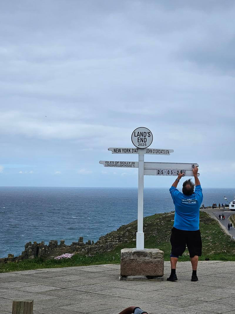changing the Lands End sign